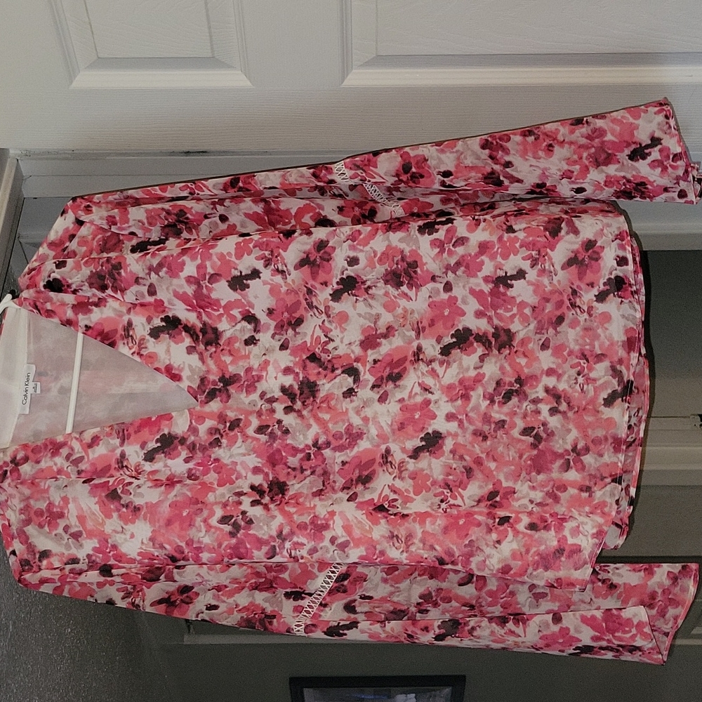 Woman's Calvin Klein top